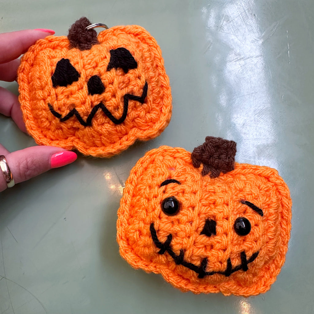 Jack-o'-lantern Crochet Keychain - Free Crochet Pumpkin Pattern